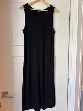 Unbound Merino Sleeveless Black Midi Dress